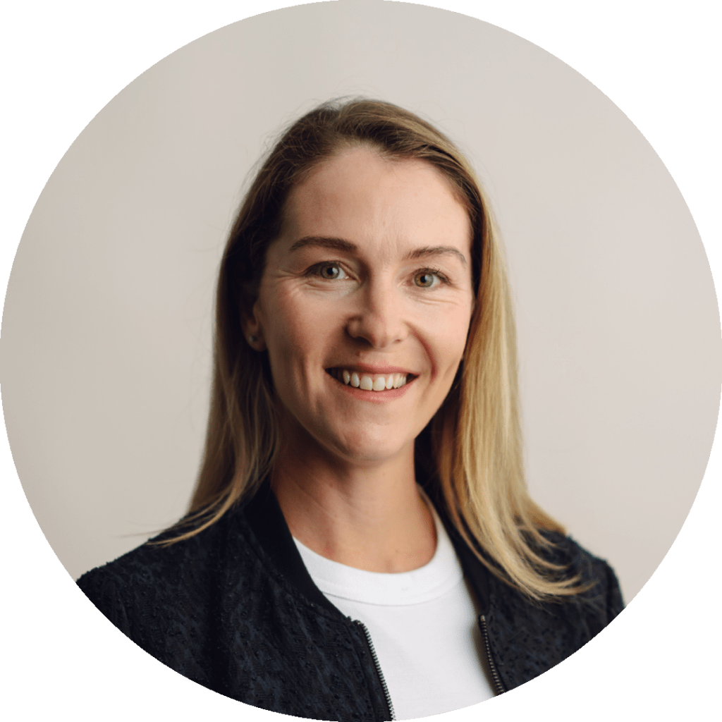 Laura Hill Headshot.
