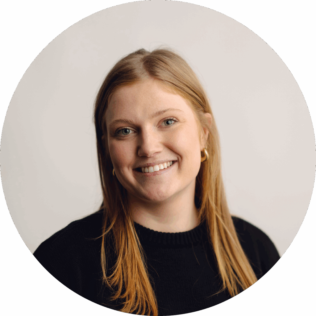 Annie Collison Headshot.